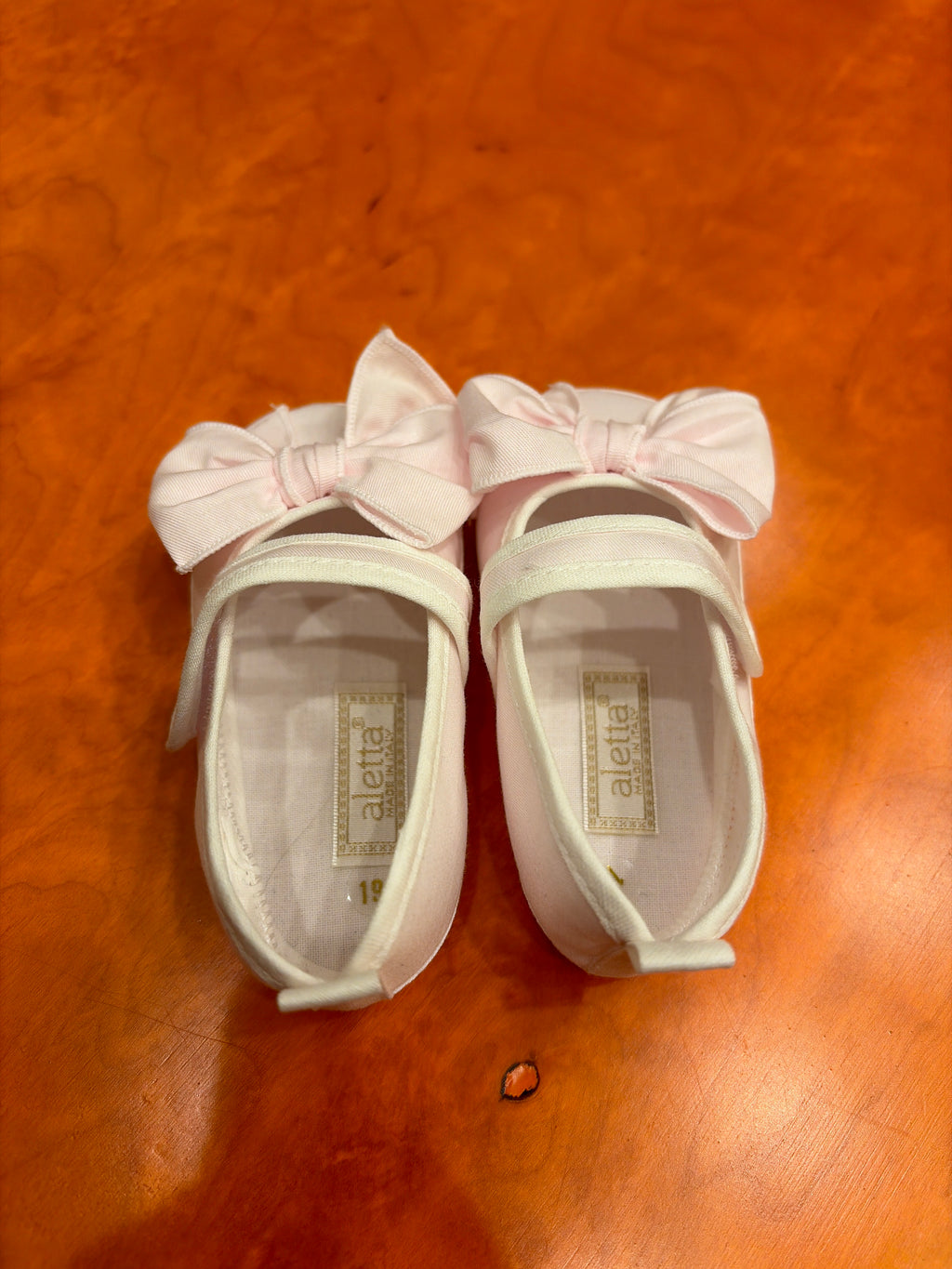 Ballerine Rosa bordate bianche con Fiocco e Cinturino a strappo – Aletta