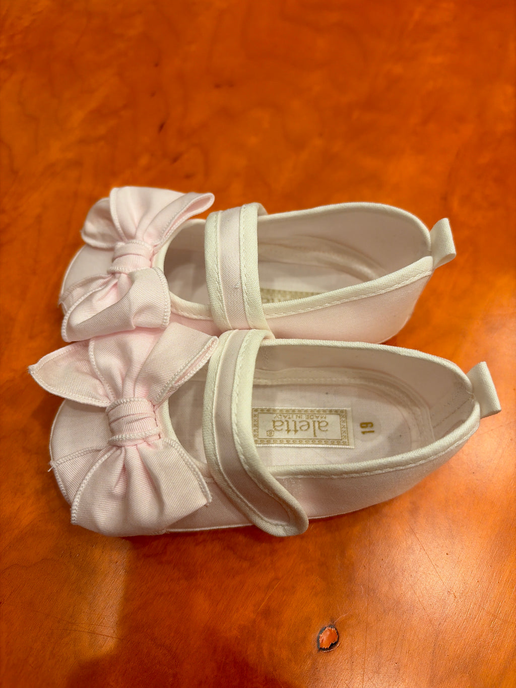 Ballerine Rosa bordate bianche con Fiocco e Cinturino a strappo – Aletta