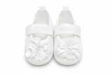 Ballerine Neonata Bianche con Pizzo e Fiocco in Raso – Le Bebé