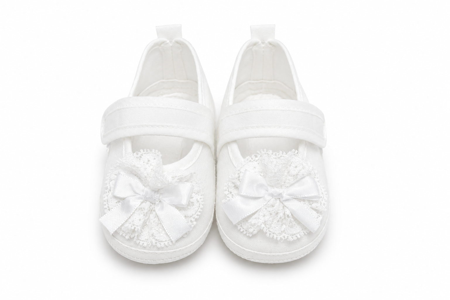 Ballerine Neonata Bianche con Pizzo e Fiocco in Raso – Le Bebé